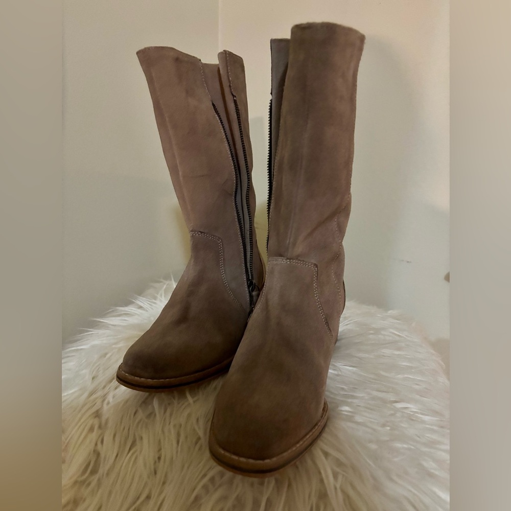 DIBA TRUE mid-shaft suede boot